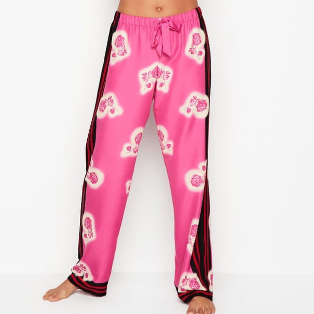 Victoria’s Secret Pink & White Floral PJ Pants.‎ Size Medium Long.
